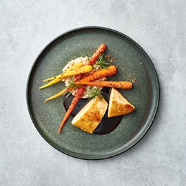 Царевично пиле с ризото от булгур и бейби моркови